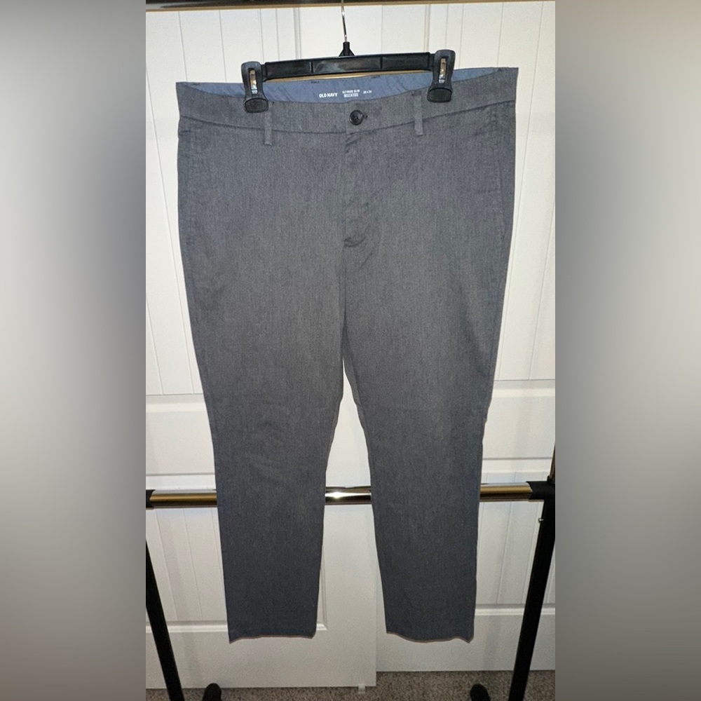 Old Navy ultimate slim built-in flex dress pants. Size 36 x 30.